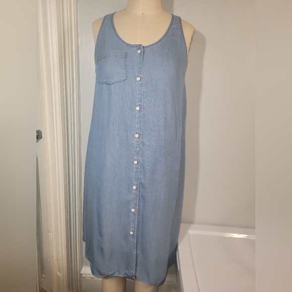 Women's blue sleeveless button-down dress. Chaps brand. Size M. As Is. - Picture 13 of 16